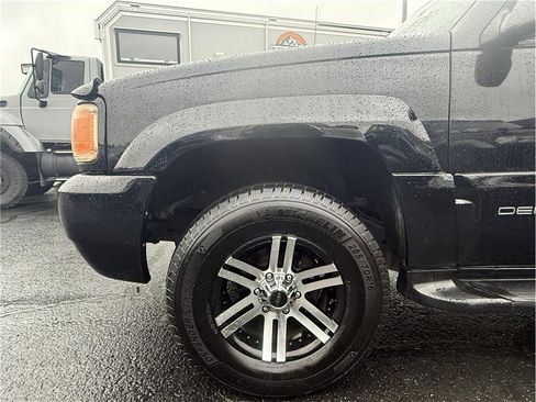 Used 1999 GMC Yukon Denali image 16