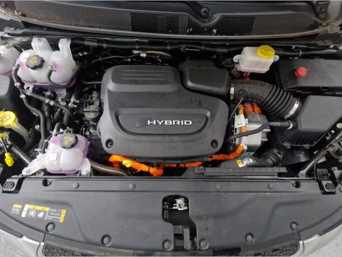 Used 2023 Chrysler Pacifica Pinnacle FWD image 29
