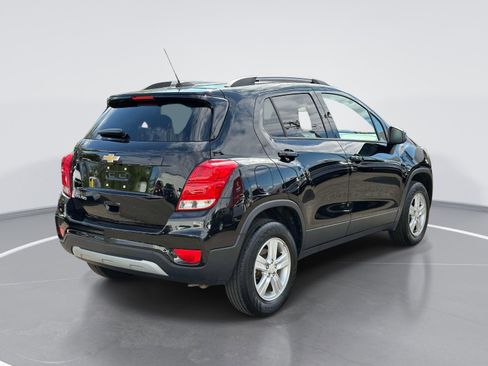 Used 2022 Chevrolet Trax LT w/ LT Convenience Package AWD/4WD image 4