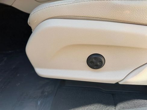 Used 2016 Mercedes-Benz GLC 300 4MATIC image 18
