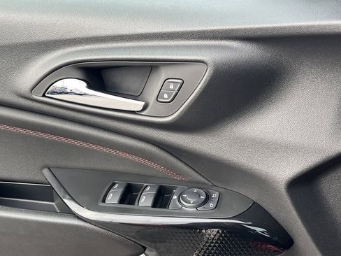 New 2026 Chevrolet Trax RS w/ Sunroof Package image 15