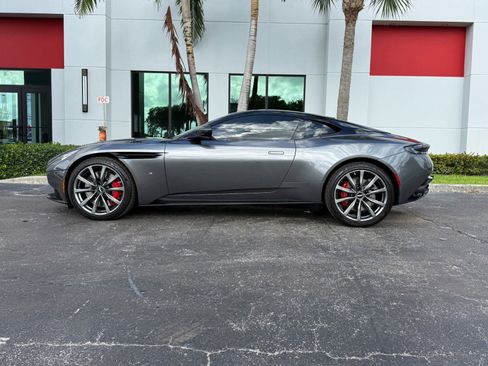 Used 2018 Aston Martin DB11 V12 RWD image 9