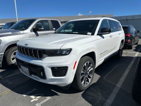 Used 2021 Jeep Grand Cherokee L Overland w/ Luxury Tech Group IV image 3