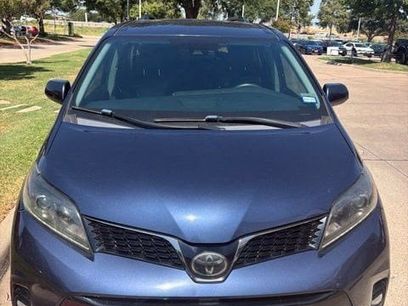 Used 2020 Toyota Sienna SE