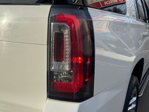 Used 2016 GMC Yukon SLT w/ Premium Edition image 12