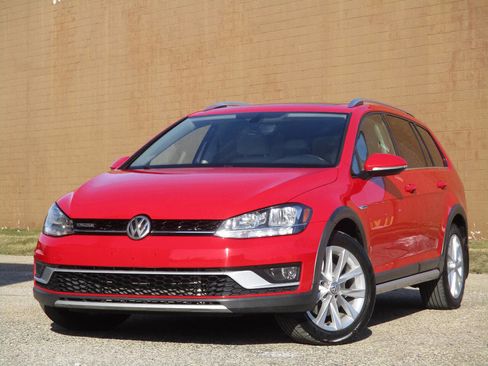 Used 2018 Volkswagen Golf Alltrack SE image 60