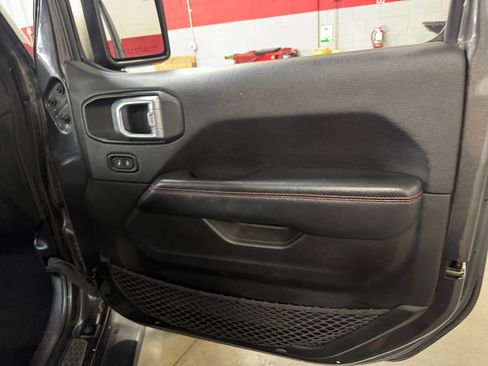 Used 2019 Jeep Wrangler Unlimited Rubicon AWD/4WD image 16
