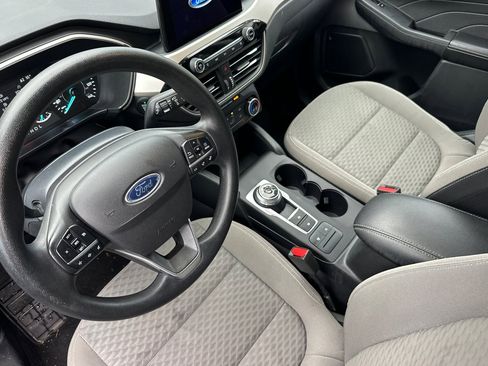 Used 2022 Ford Escape SE image 7