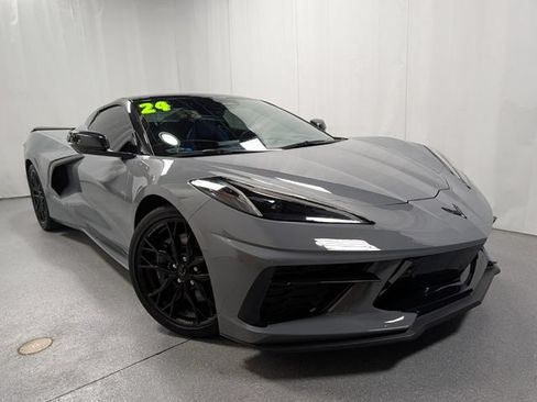 Used 2024 Chevrolet Corvette Stingray Premium Conv w/ Z51 Performance Package RWD image 2
