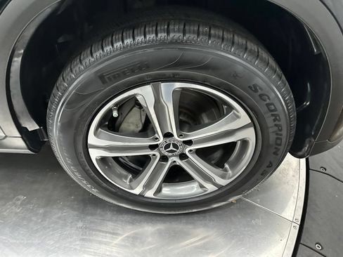 Used 2019 Mercedes-Benz GLC 300 4MATIC image 6