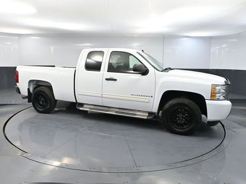 Used 2009 Chevrolet Silverado 1500 LT w/ Power Pack Plus image 3