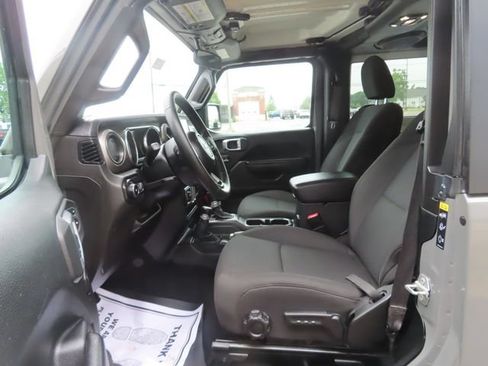 Used 2020 Jeep Wrangler Sport AWD/4WD image 18