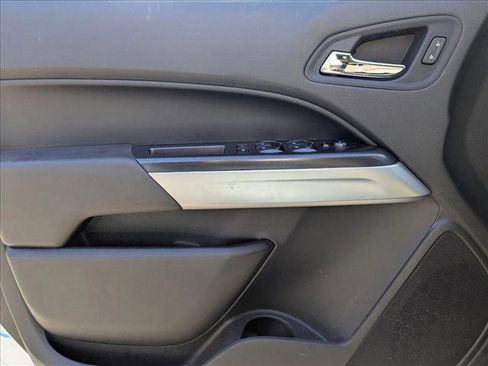 Used 2022 Chevrolet Colorado LT w/ LT Convenience Package image 8