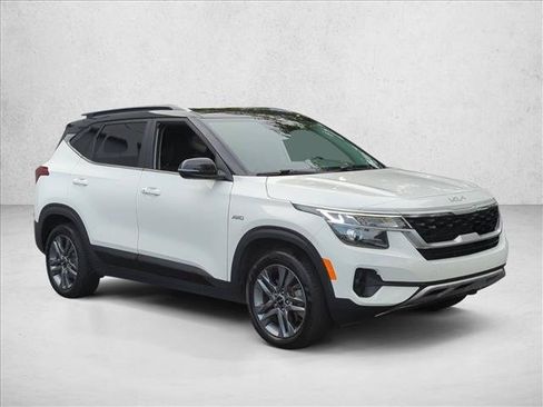 Used 2022 Kia Seltos S AWD/4WD image 3