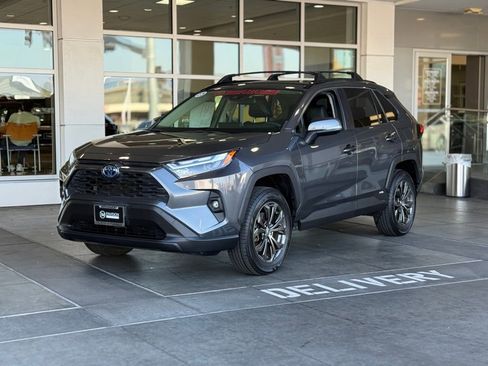 Used 2023 Toyota RAV4 XLE Premium image 2