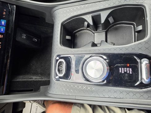 Used 2024 Jeep Wagoneer Launch Edition AWD/4WD image 17