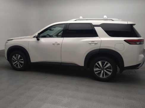 Used 2022 Nissan Pathfinder SL FWD image 3