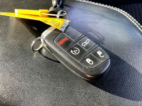 Used 2022 Dodge Challenger SXT w/ Driver Convenience Group image 13