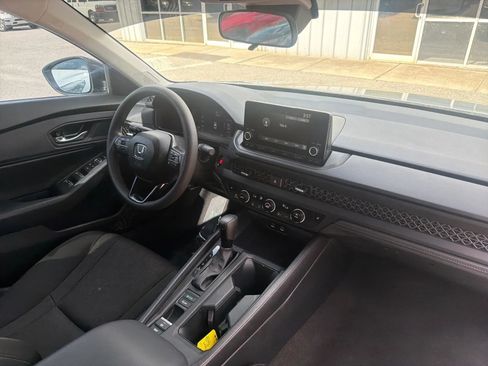 Used 2025 Honda Accord SE image 20