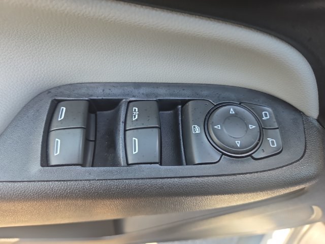 Used 2019 Chevrolet Equinox LT FWD image 17