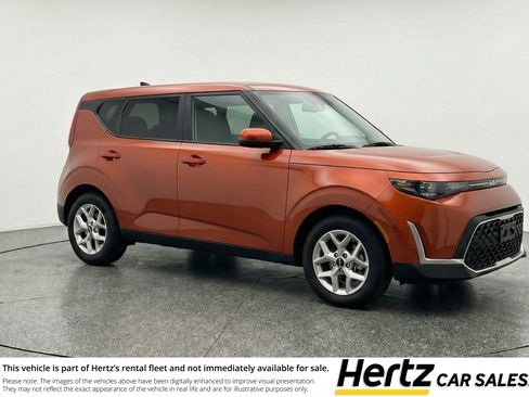 Used 2025 Kia Soul LX w/ LX Technology Package FWD image 1
