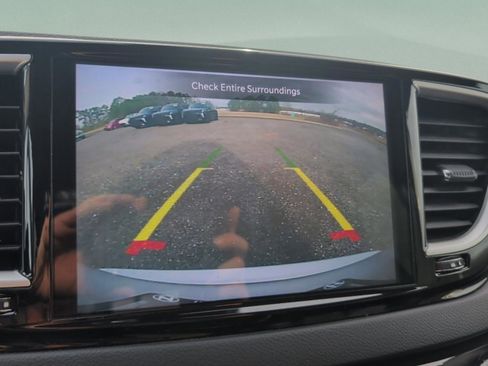 Used 2024 Chrysler Pacifica Touring-L image 29