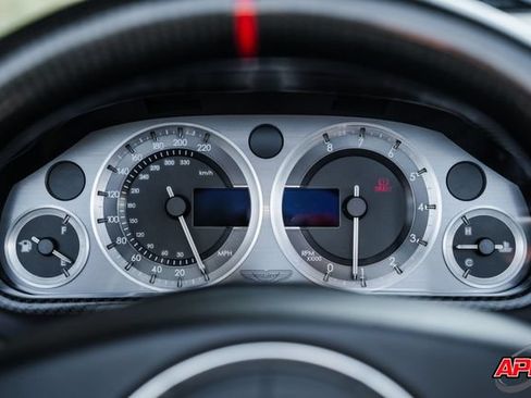 Used 2009 Aston Martin V8 Vantage Roadster RWD image 10