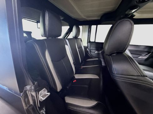 Used 2017 Jeep Wrangler Unlimited Sport w/ Connectivity Group image 26