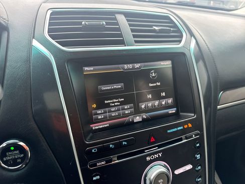 Used 2016 Ford Explorer Platinum image 13