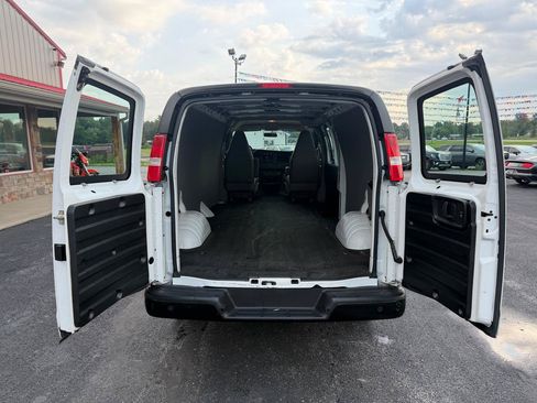 Used 2023 GMC Savana 2500 Extended w/ Driver Convenience Package RWD image 6