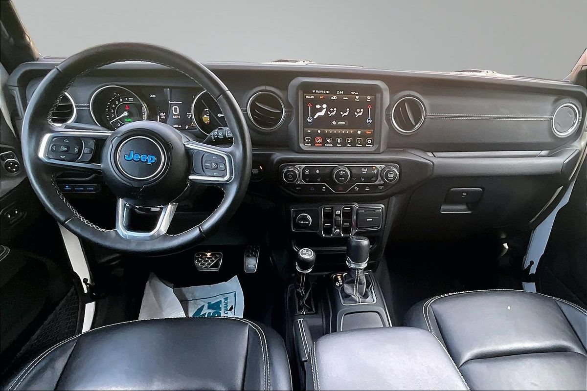 Used 2023 Jeep Wrangler Unlimited Sahara w/ Cold Weather Group AWD/4WD image 19