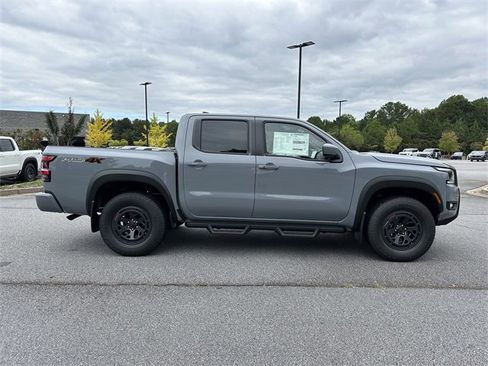 New 2026 Nissan Frontier PRO-4X w/ Pro-4x Convenience Package image 9