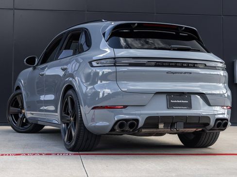 Certified 2026 Porsche Cayenne GTS AWD/4WD image 3