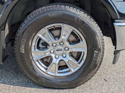 Used 2017 Ford F150 Lariat w/ Equipment Group 502A Luxury AWD/4WD image 11