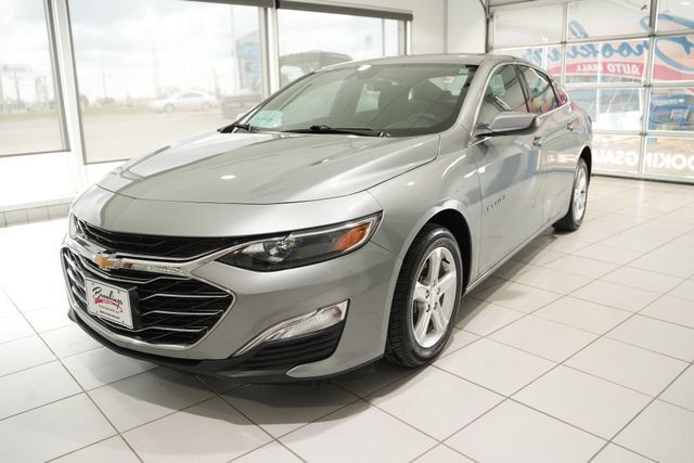 Used 2025 Chevrolet Malibu LS w/ Driver Confidence Package FWD image 5
