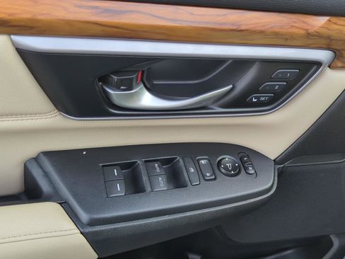Used 2017 Honda CR-V Touring image 14
