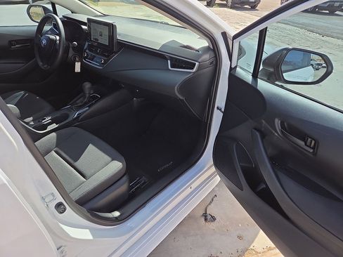 Used 2024 Toyota Corolla LE FWD image 12