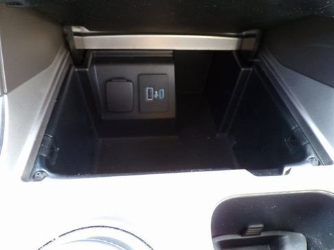 Used 2020 Ford Explorer Platinum w/ Premium Technology Package image 33