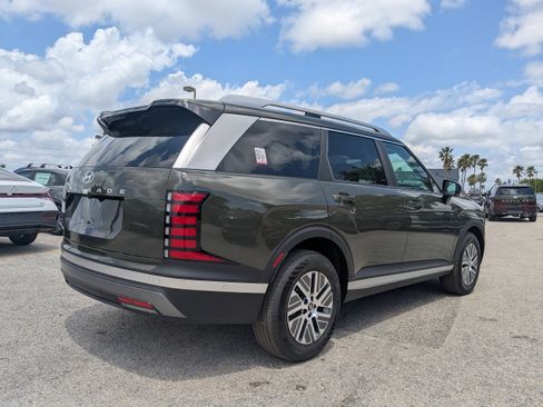 Used 2026 Hyundai Palisade SEL Premium FWD image 5