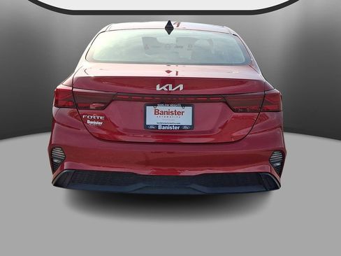 Used 2024 Kia Forte LXS image 5
