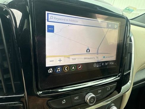 Used 2023 Chevrolet Traverse LT w/ LT Premium Package AWD/4WD image 3