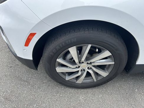 Used 2022 Chevrolet Equinox Premier FWD image 10