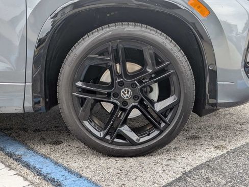 Certified 2026 Volkswagen Tiguan SE R-Line FWD image 11