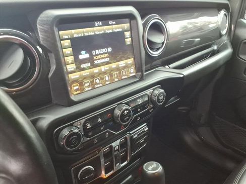 Used 2021 Jeep Wrangler Unlimited Sahara image 26