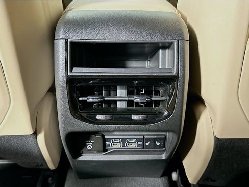 Used 2024 Jeep Grand Cherokee Limited RWD image 26