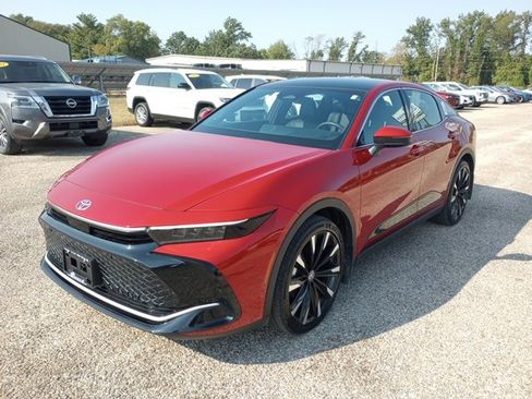 Used 2023 Toyota Crown Platinum image 7