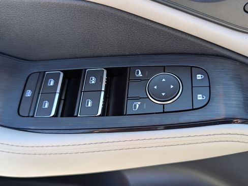 Used 2023 Nissan Rogue SL w/ SL Premium Package image 20