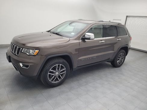 Used 2018 Jeep Grand Cherokee Limited AWD/4WD image 2