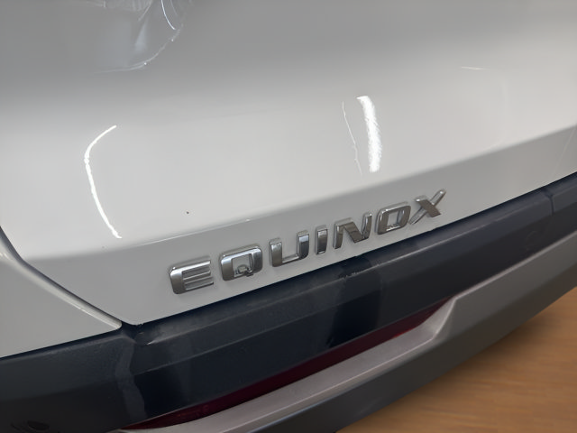 Used 2025 Chevrolet Equinox LT w/ Convenience Package II FWD image 8