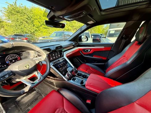 Used 2020 Lamborghini Urus AWD/4WD image 19